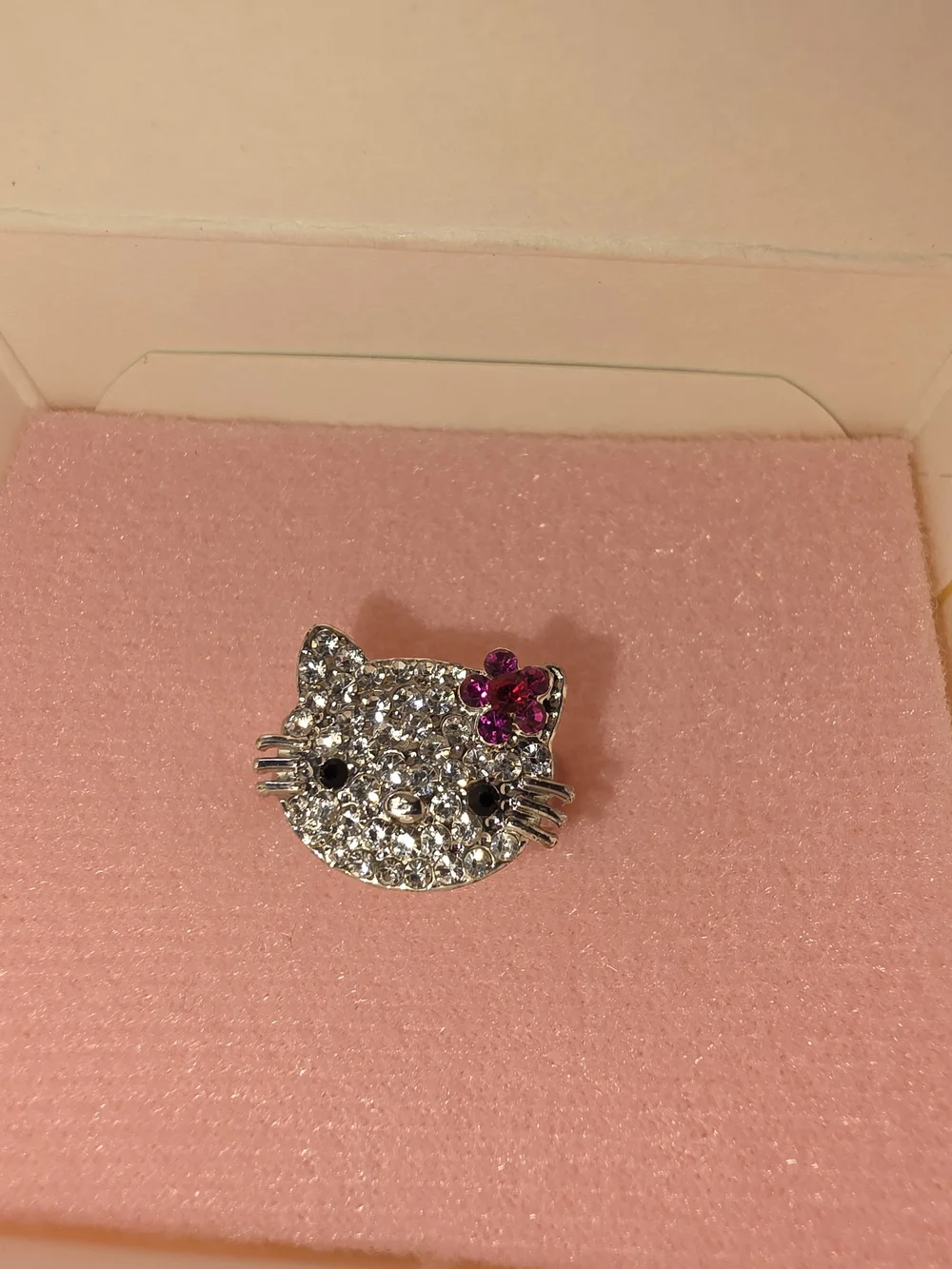 🤍 Hello Kitty Bloom Ring - Picture 3 of 8